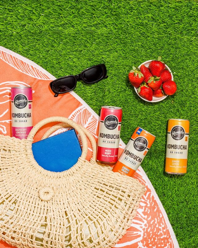 Our fizzing delicious bevvies are summer lovin' AND gut lovin' 💖  Grab a variety pack on Amazon for fun summer weekends ahead!⁠
⁠
#kombucha #booch #guthealth #wellness #healthandwellness #sugarfreedrink #lowcaloriedrink